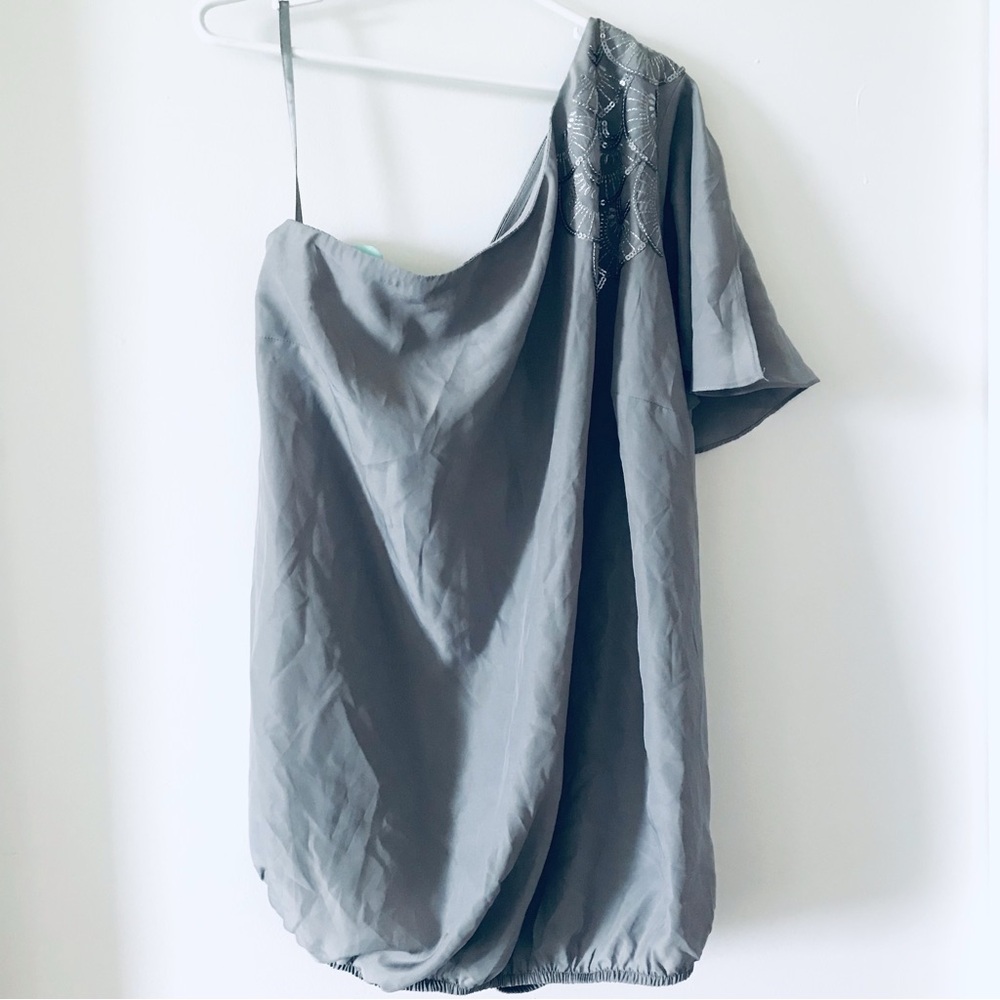 NEW 🤍 Lane Bryant Plus Size 14 XL Womens Flutter One Sleeve Blouse Top Grey